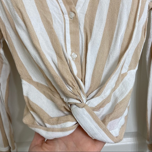 Hollister Crop Top - Picture 6 of 7